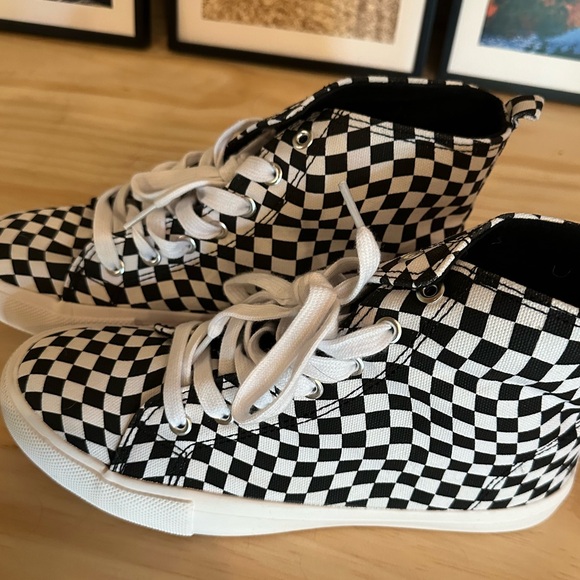 Torrid high top checkered sneakers - Sz 8WW - Picture 3 of 6